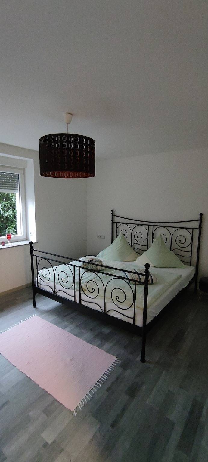 Apartamento entero, Apartamento 'Ferienwohnung Seeglück' con terraza privada y jardín privado in Lauchhammer, Oberspreewald-Lausitz