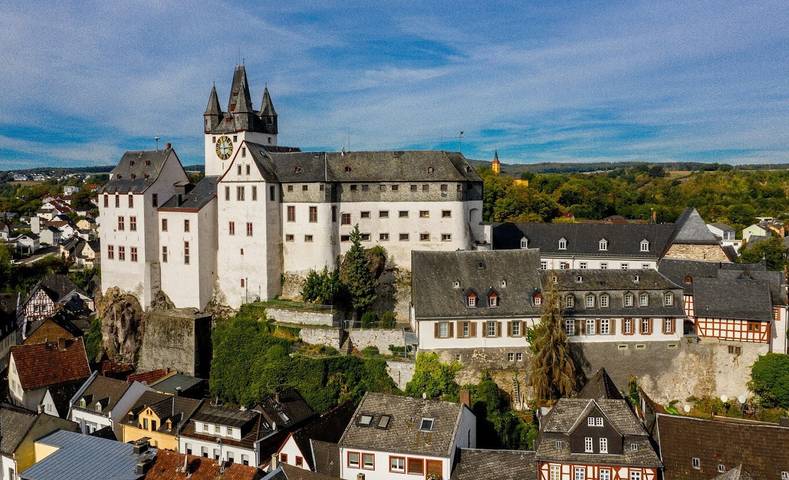 Ferienwohnung für 6 Personen, mit Balkon in Lahntal-Westerwald