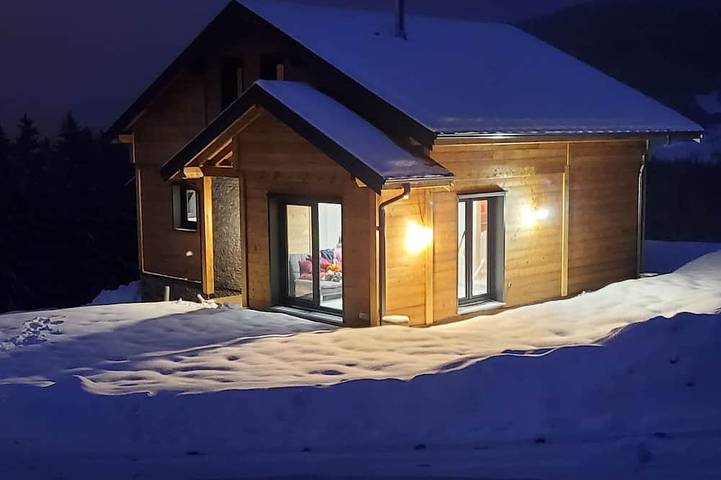 Maison pour 8 personnes, avec terrasse et jacuzzi, animaux acceptés à Gérardmer