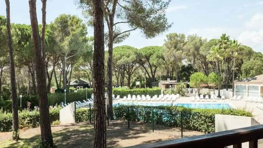 Gîte pour 5 personnes, avec Balcon et Piscine dans Golf et Tennis Club de Valescure - 3