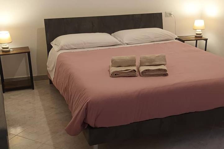 Entire apartment, Enjoyable 1-bedroom apartment with AC in charming Minori,cozy apartment no steps in Minori, Amalfi Coast
