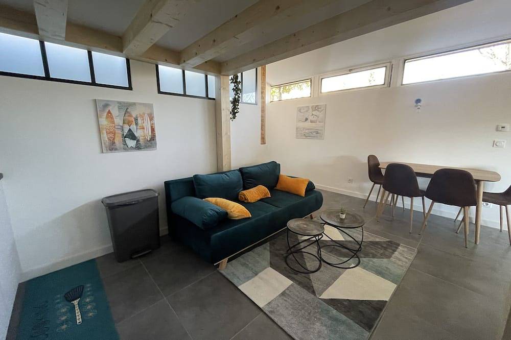 Entire apartment, 50m2 loft with private Jacuzzi and terrace in Sévrier, Parc naturel régional du Massif des Bauges