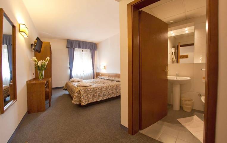 Hôtel pour 2 personnes, avec jardin et terrasse à Cles - 3