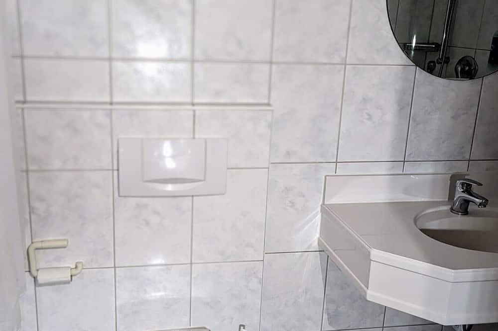 Einzelzimmer mit eigenem Bad in Rastatt, Nordschwarzwald