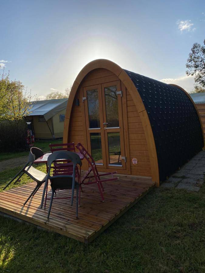 Location de vacances pour 4 personnes, avec jardin ainsi que piscine et vue dans Sainte-Suzanne-et-Chammes - 2