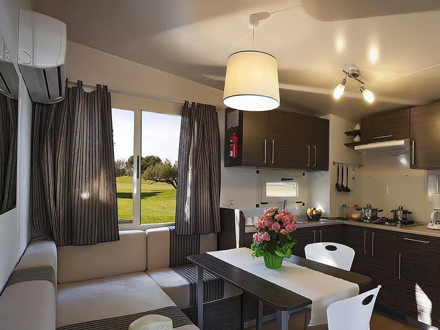 Cozy Mobile Home with WiFi & AC, 2km from Chirignago in Venice, Venice Province