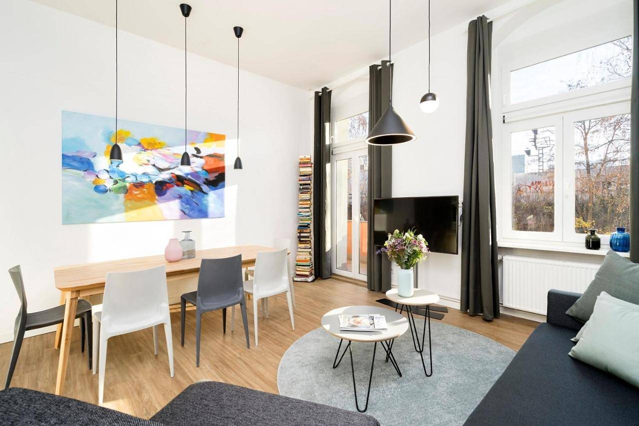 Four-Bedroom Apartment in Berlin Wedding, Berlín