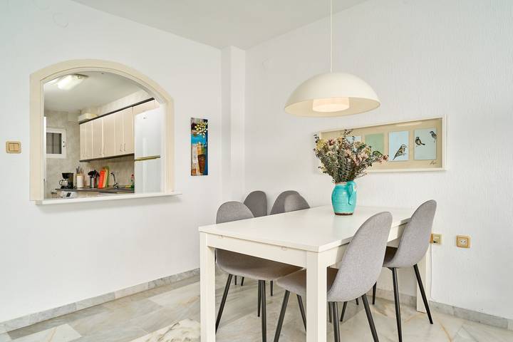Ganze Wohnung, Ferienwohnung mit Meerblick, nahe dem Strand mit Terrasse & WLAN in Playa San Cristobal, Almuñecar