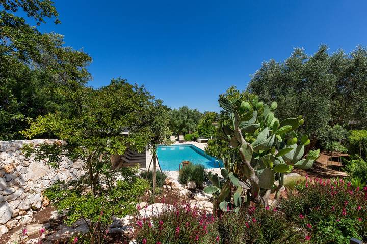 Trullo per 15 persone, con giardino e piscina - 1