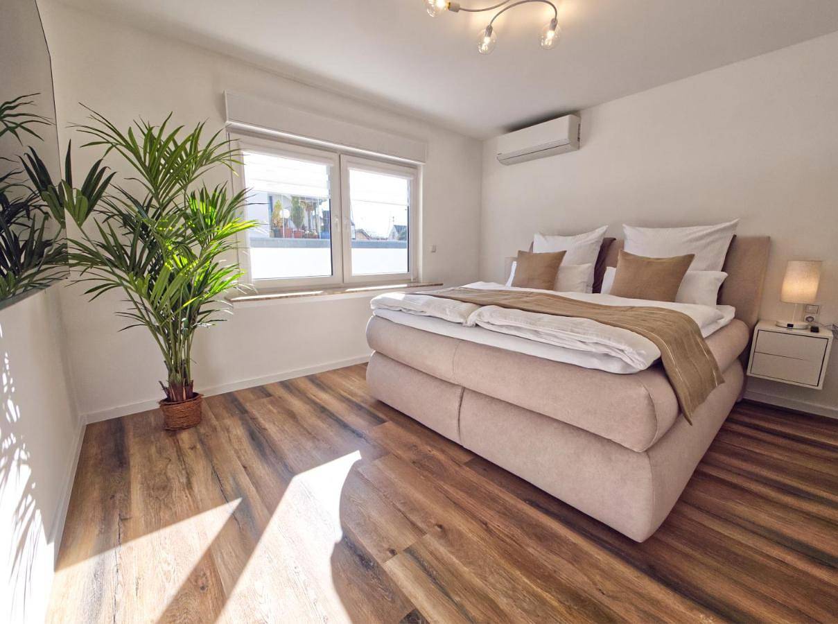 Ganze Wohnung, Two-Bedroom Apartment in Königswinter, Rhein-Sieg-Kreis