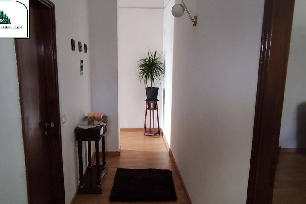Apartamento inteiro, Two-Bedroom Apartment in Tortosendo, Serra da Estrela