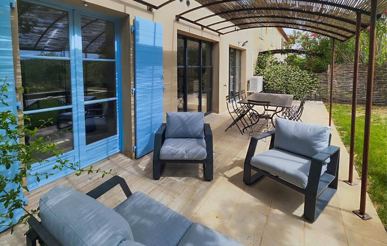 Location de vacances pour 8 personnes, avec terrasse ainsi que jardin et piscine à Saint-Laurent-de-la-Cabrerisse - 4