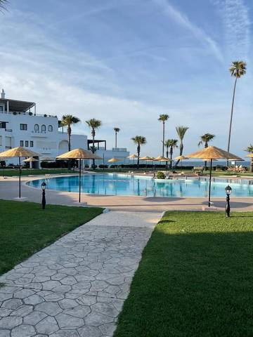 Gîte pour 5 personnes, avec jardin et bassin pour enfant ainsi que piscine et vue, animaux acceptés dans Restinga Smir