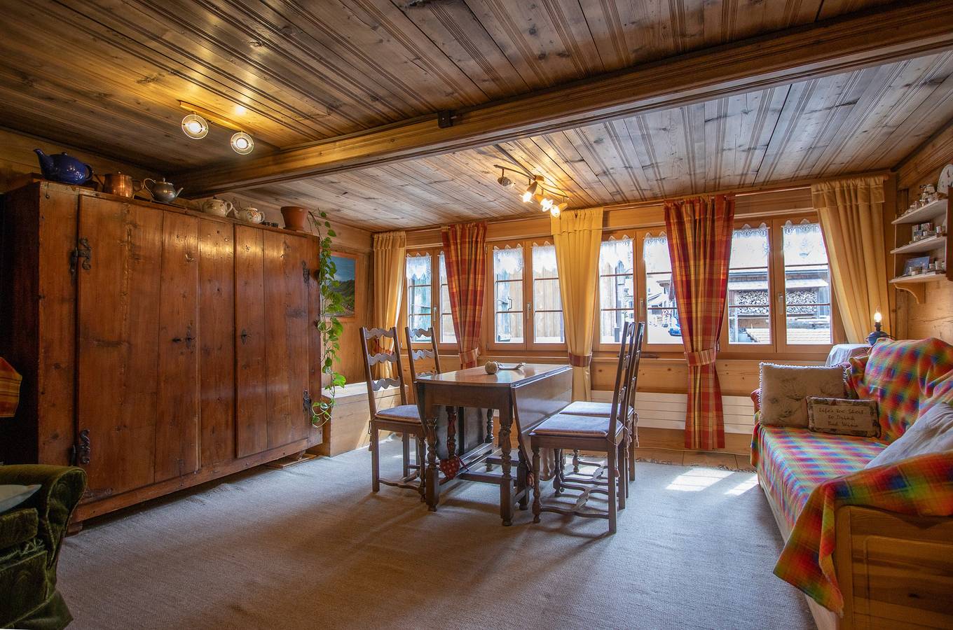 B&B Chalet La Pivoine - Chambre simple in Rossinière, Pays-d'Enhaut Region