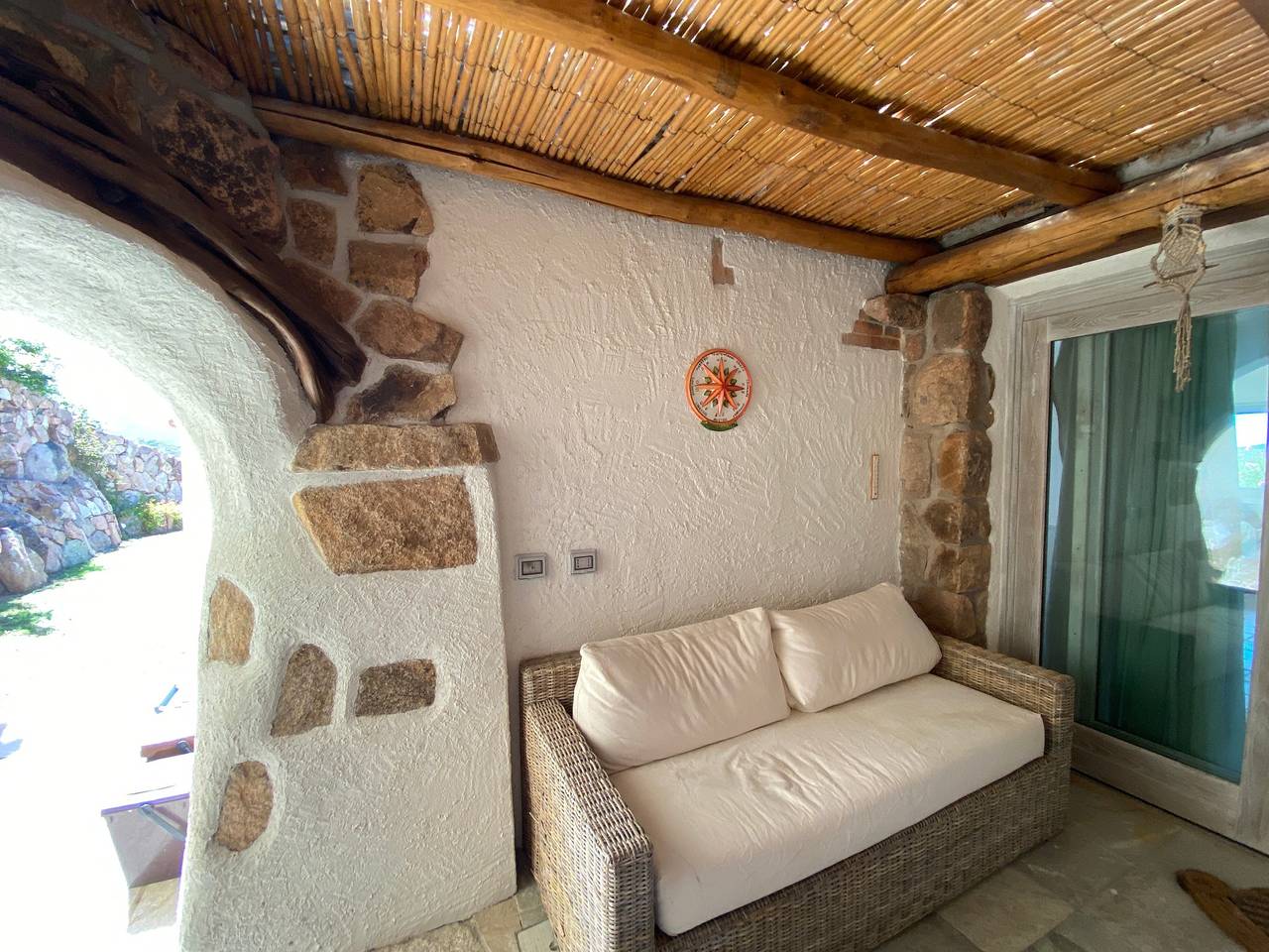 Villa 'Roccia d'oro with Private Pool, Sea View, Wi-Fi & Air Conditioning in Porto San Paolo, Loiri Porto San Paolo