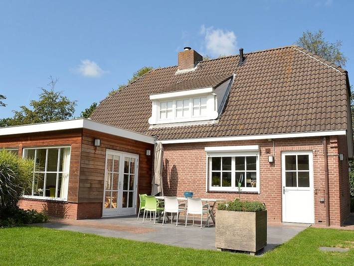 Vakantiehuis voor 8 personen, met tuin in Zeeland
