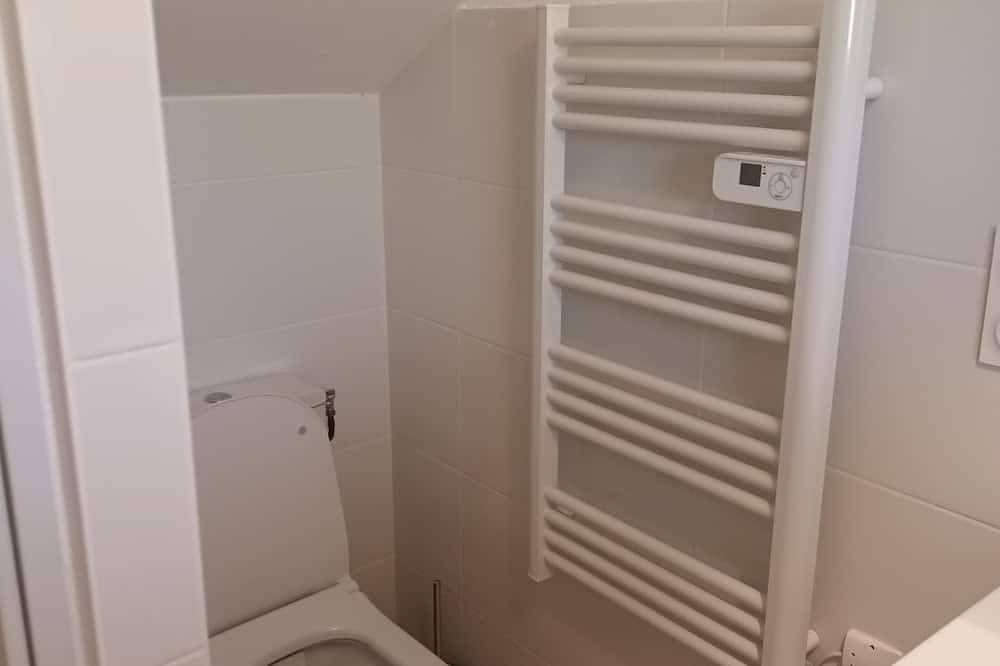 Ganze Wohnung, Independent apartment - expectionnal sea view - swimming pool - 3 persons in Morgat, Crozon