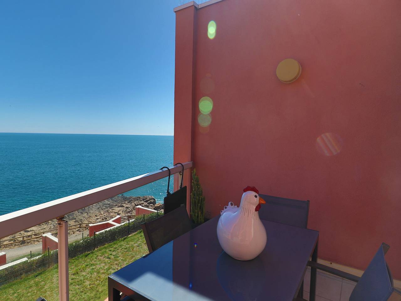 Entire apartment, Luxurious 2-room apartment with air conditioning and terrace in Sète in Sete, Côte d'Améthyste