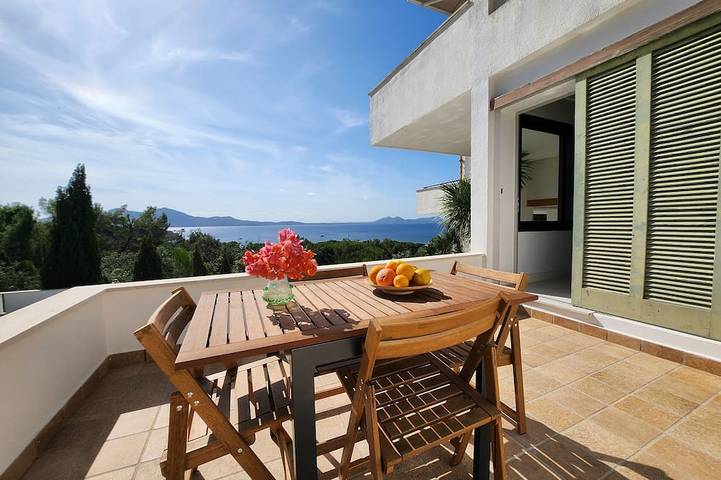 Ferienhaus für 3 Personen, mit Whirlpool und Terrasse sowie Garten und Pool in Formentor