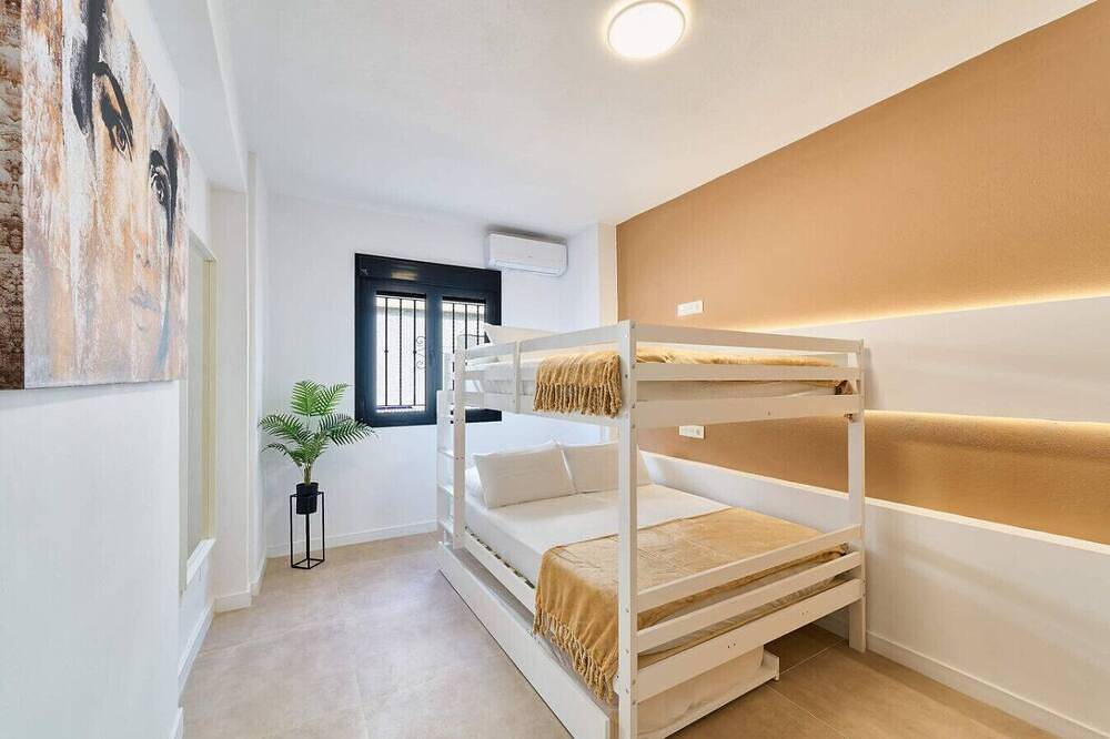 Apartamento entero, Kosta Homes - Modern Two Bedroom with Terrace in Alhaurín de la Torre, Costa del Sol