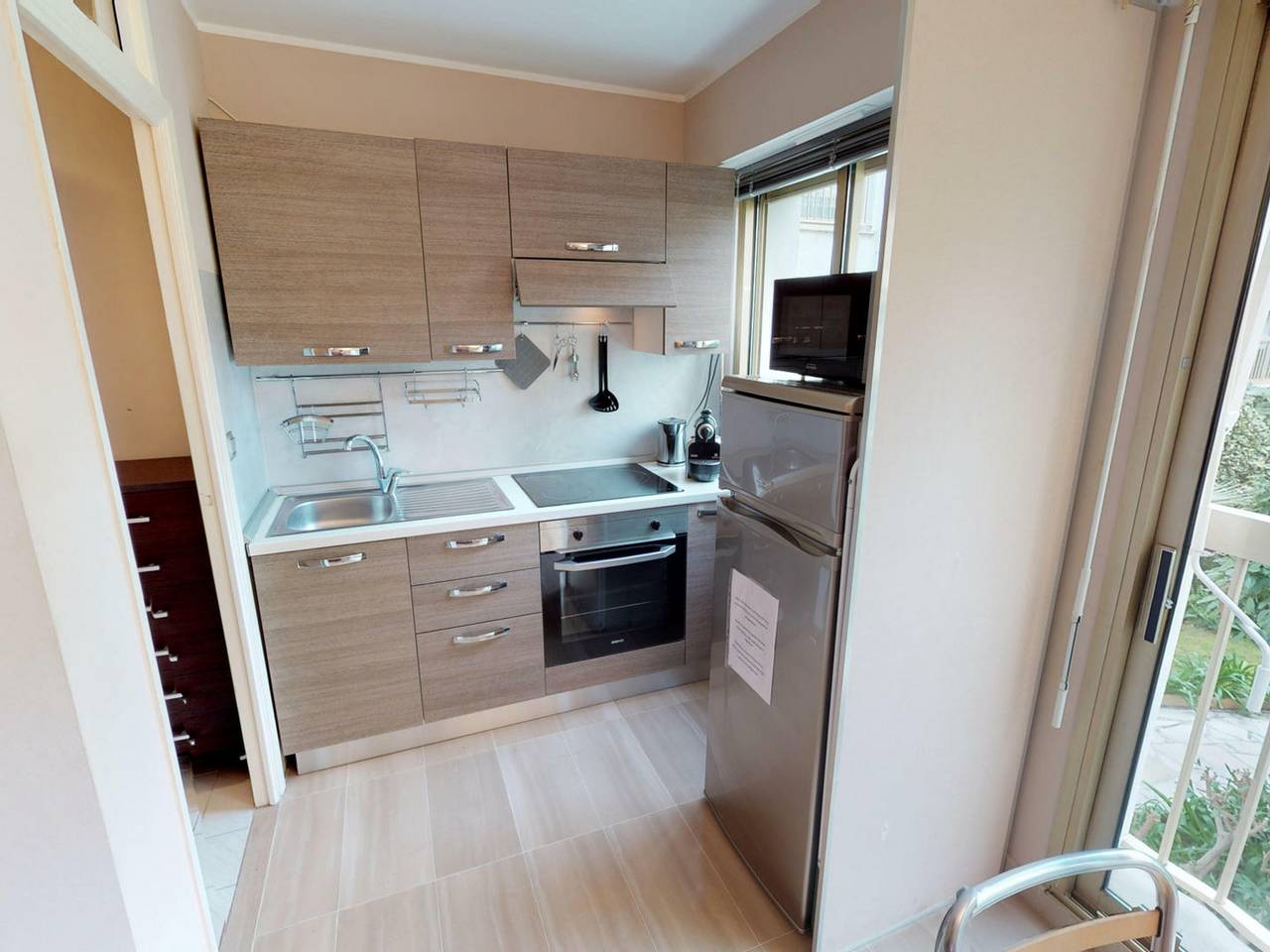 Studio entier, Studio rénové au calme avec alcôve in Menton, Région de Nice