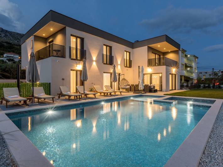 Ferienhaus für 10 Personen, mit Pool und Balkon sowie Garten - 1