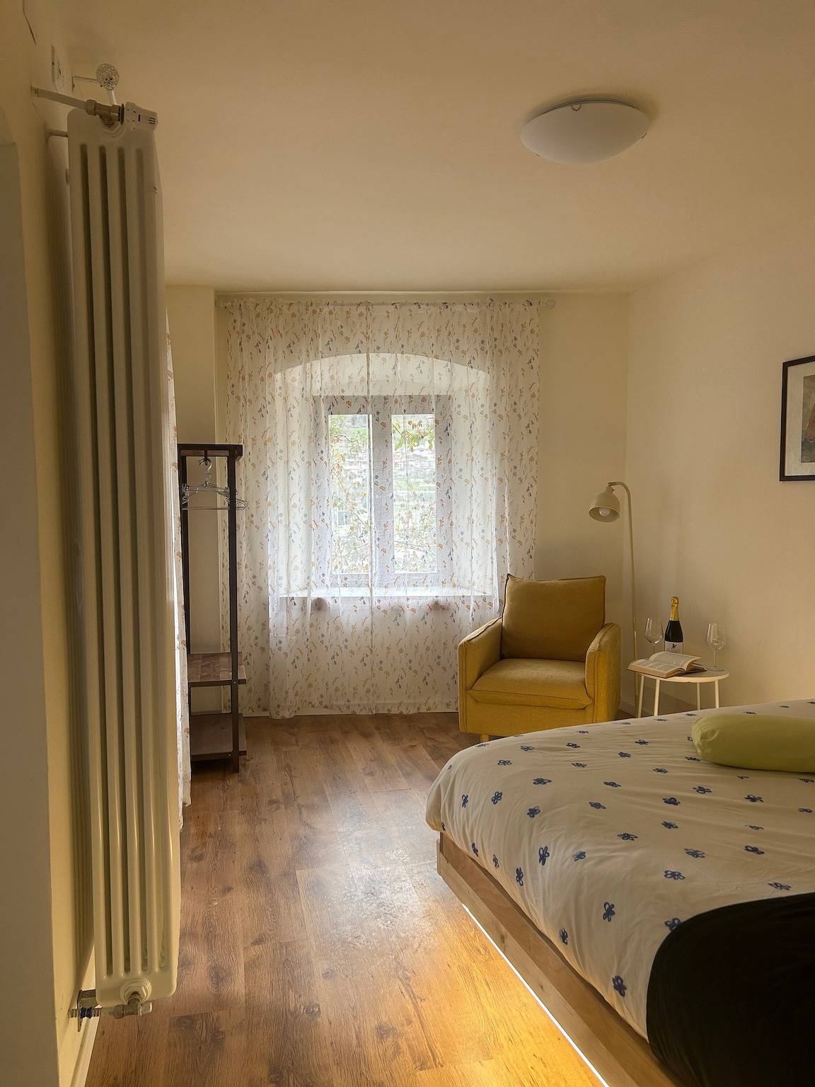 Appartamento intero, Agriturismo "Al Gallo Nero Giallo" vicino al Lago di Garda con vista montagna e terrazza in Tenno, Prealpi Gardesane