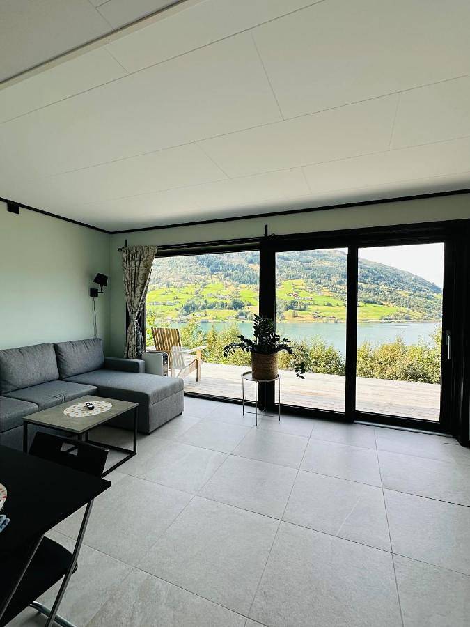 Ferienwohnung für 2 Personen, mit Ausblick und Terrasse sowie Seeblick in Stryn - 2
