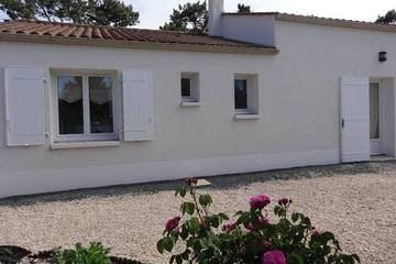 Location de vacances pour 5 personnes, avec jardin dans Plage des Chardons