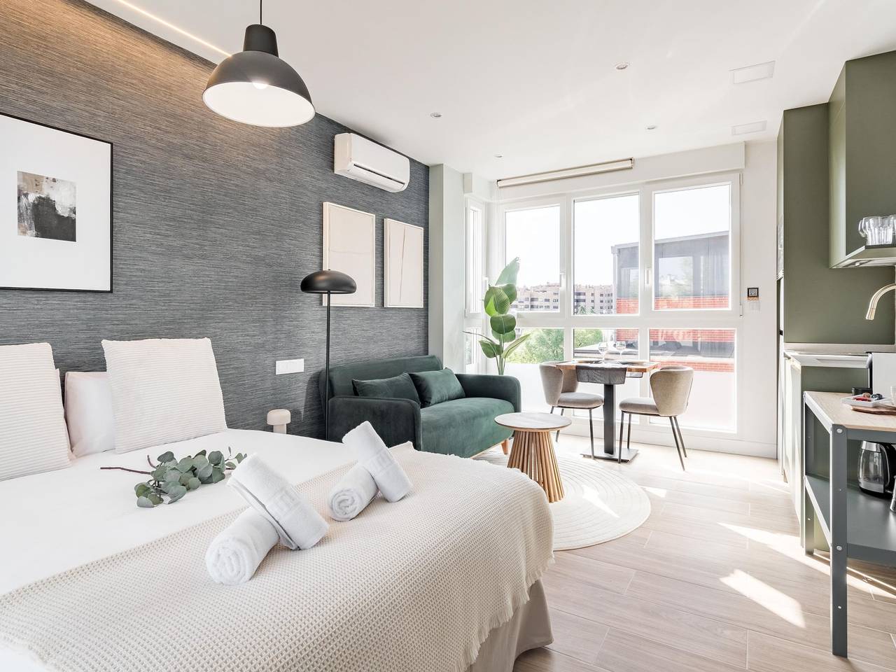 Estudio entero, Arturo Soria Stays by Charming I - recién renovado, con Parking in Madrid, Provincia de Madrid