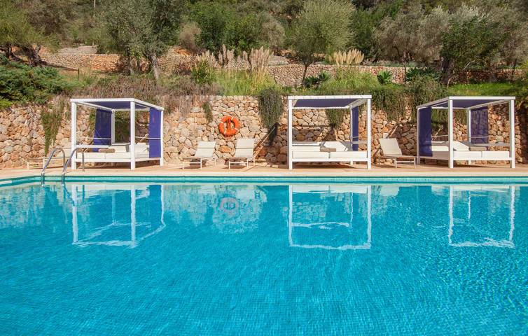 Appartement de vacances entier, Retraite en bord de mer avec piscine et terrasse, à proximité du restaurant El Vasco in Bunyola, Majorque de l'Ouest