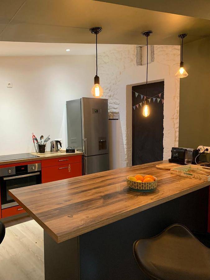 Location de vacances pour 6 personnes, avec jardin et piscine à Barzan - 2