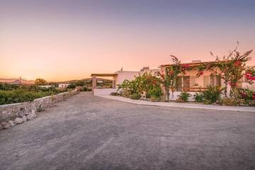 Apartment for 5 People in Milos, Cyclades, Photo 2