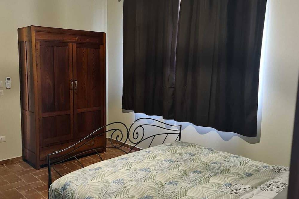 Apartment 1st floor in farmhouse with Pool in Certaldo, Chianti