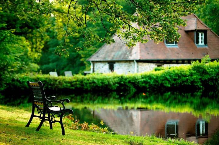 Location de vacances pour 3 personnes, avec terrasse ainsi que vue et jardin, animaux acceptés à La Roche-l'Abeille - 3