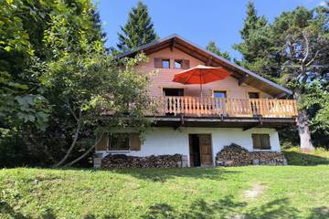 Maison de campagne pour 12 personnes, avec terrasse à Montcel