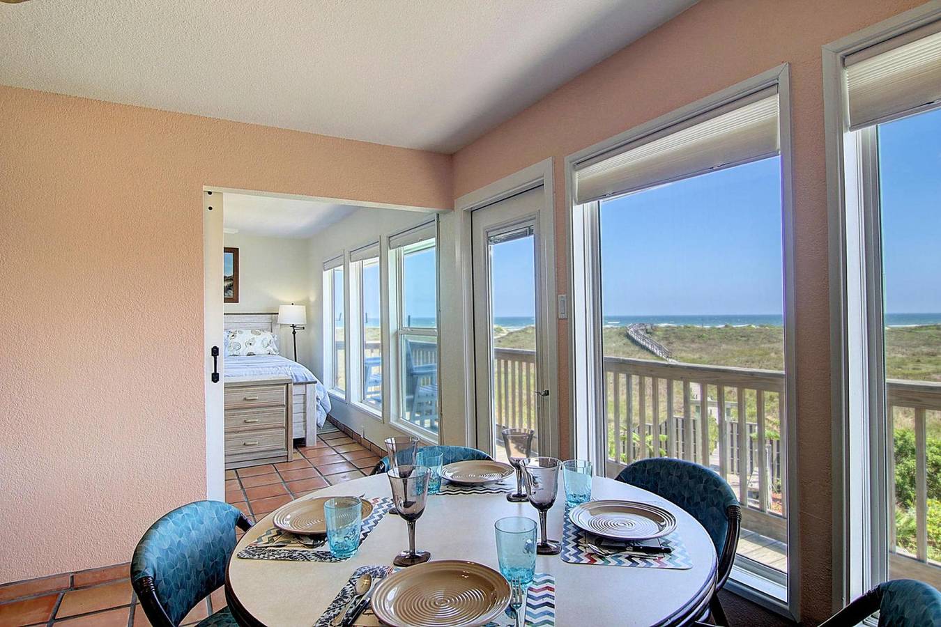 Vacation Rental for 6 Guests in Port Aransas, Mustang Island