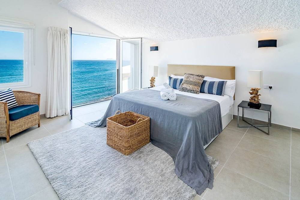 Beachfront Luksusowa Willa Prywatny Parking Zatrzymanie Widoków Morskich Spacer Do Barów Sklep Etc in Bahía Dorada, Estepona