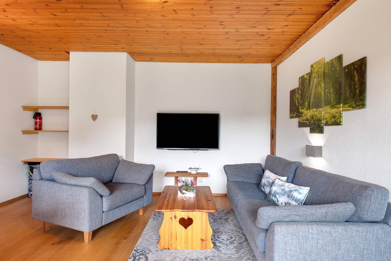 Ganze Wohnung, Ferienwohnung 'Schwarzwaldmädle' mit Naturschwimmbad, Garten und Wi-Fi in Schonach im Schwarzwald, Südschwarzwald