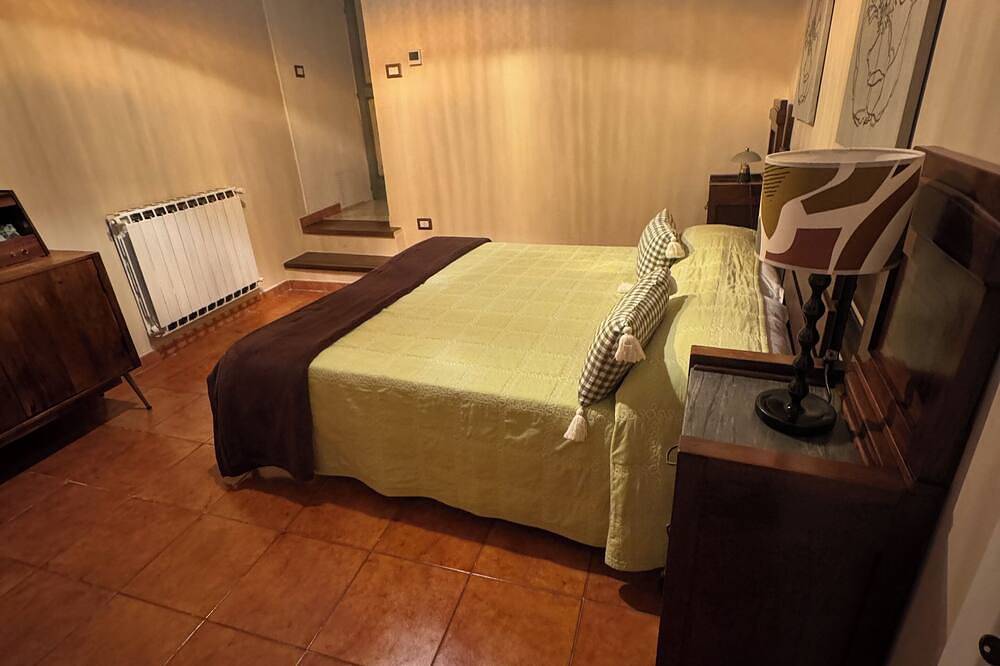 Entire apartment, Antica Residenza del Corso Viterbo apartment Guglielmo Marconi. in Viterbo, Viterbo Province