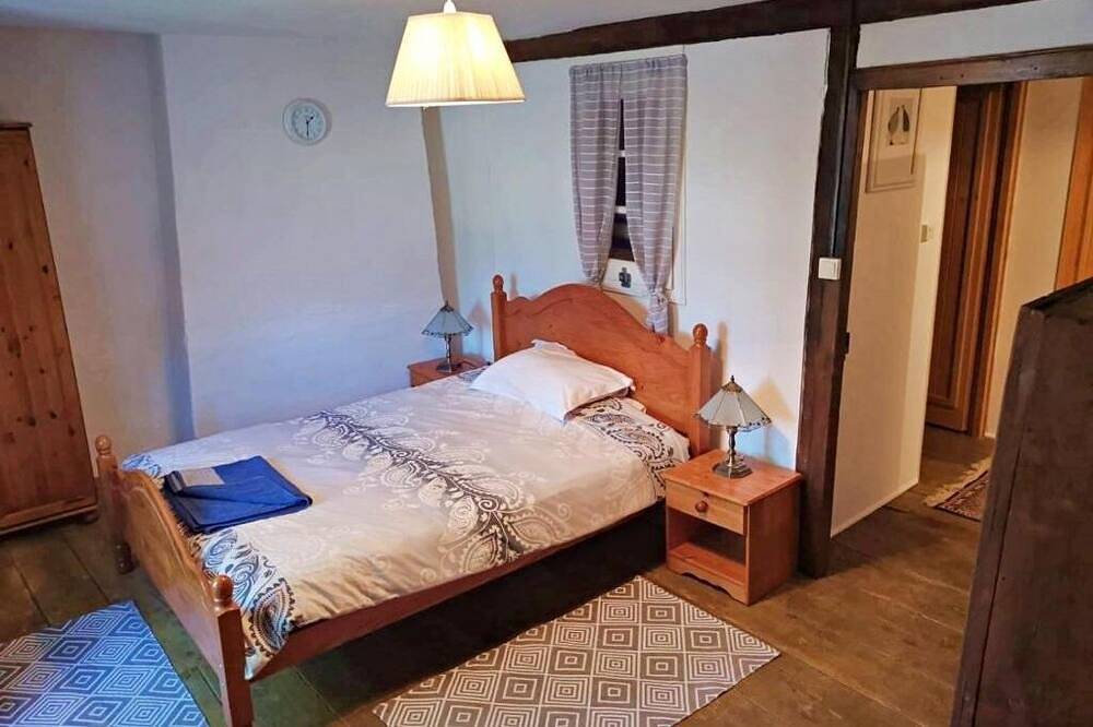 Cogulet Gite de caractere avec piscine - 2 chambres -campagne Charantaise in Exideuil, Charente