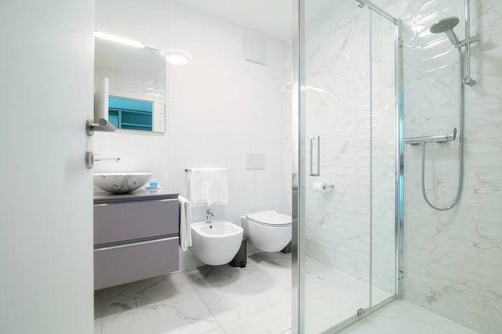 Apartamento entero, Studio with balcony near the center of Locarno (Yellow Studio 12) in Locarno, Alpes Ticineses y del Verbano