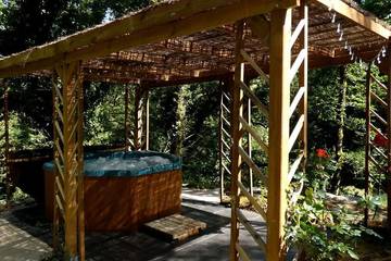 Cottage pour 4 personnes, avec jardin et jacuzzi à Meslan