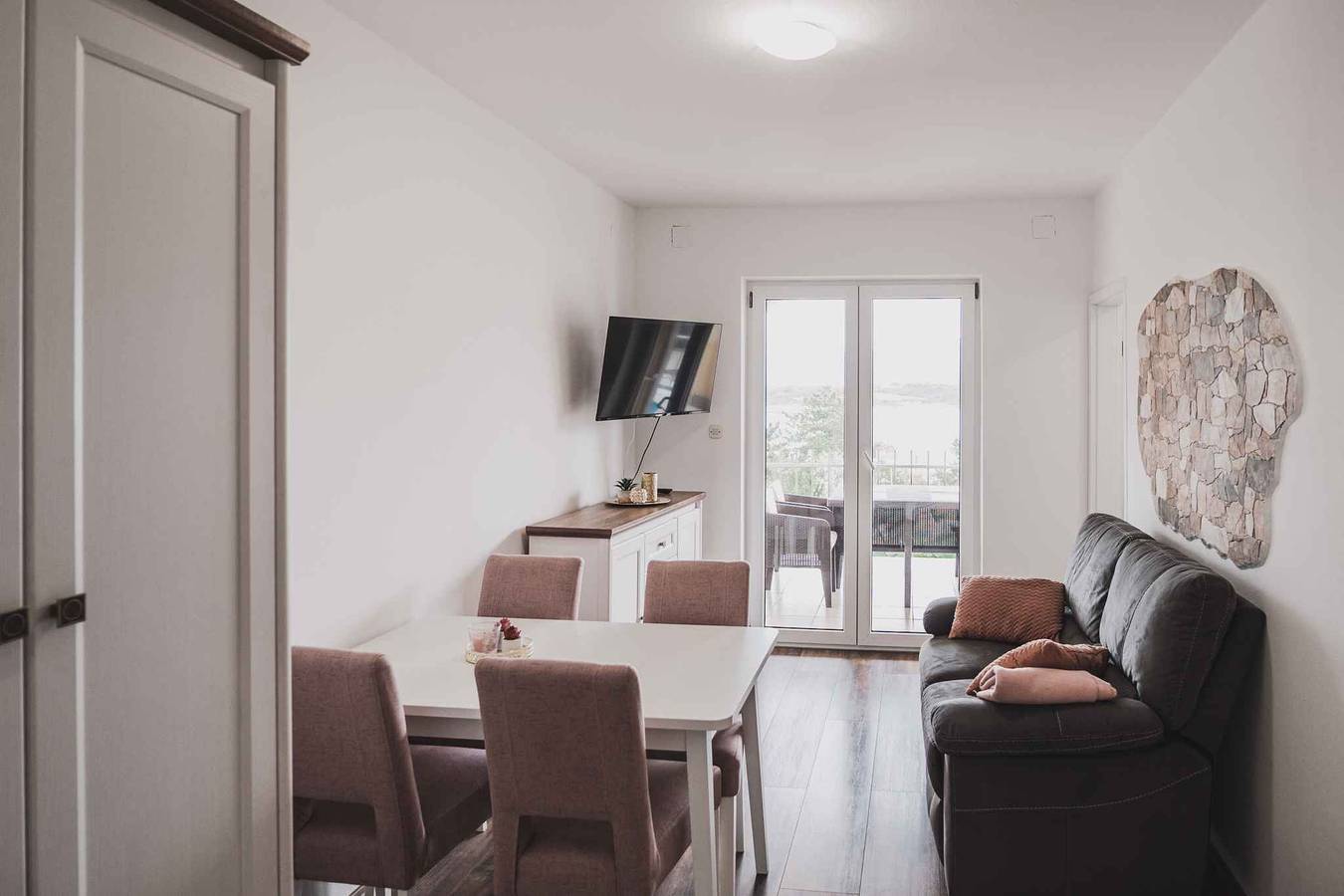 Ganze Ferienwohnung, Ferienwohnung mit Meerblick, Klimaanlage und in Strandnähe in Klimno, Krk