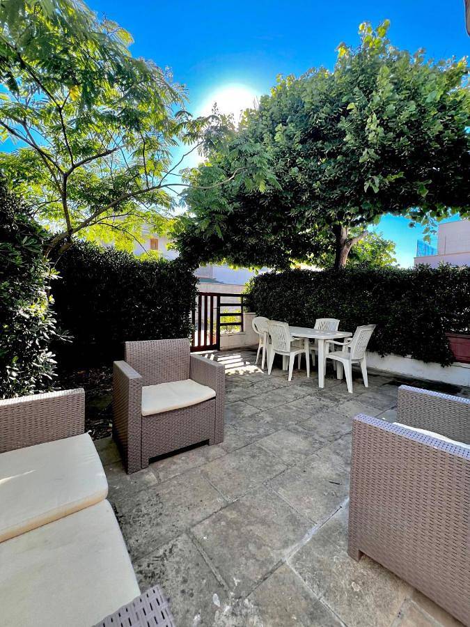 Casa vacanza per 5 persone, con giardino a Roca Vecchia