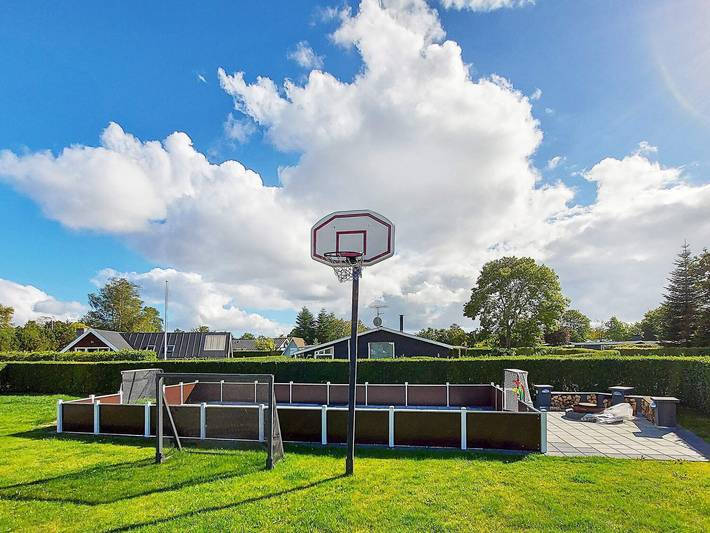 Ferienhaus für 12 Personen, mit Whirlpool und Terrasse sowie Garten in Øster Hurup - 3