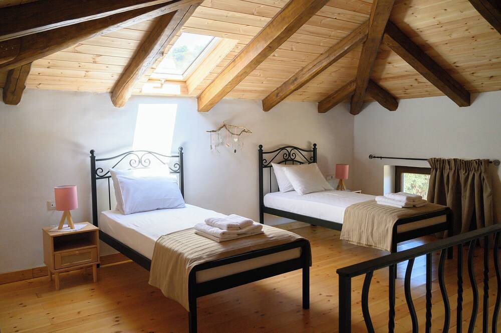 Daphne Cottage | Lioriza Houses Zakynthos in Kalamaki, Zakynthos