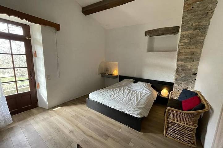 Location de vacances pour 10 personnes, avec balcon et jardin, animaux acceptés à Pompignan - 2