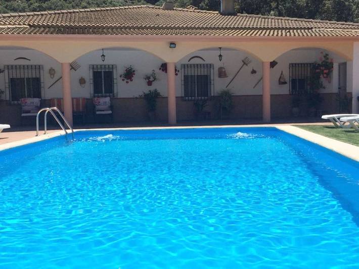 Chalet para 10 personas, con vistas además de piscina y jardín en Parque Natural Sierras Subbéticas - 4