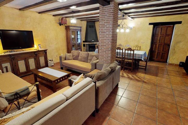 Cottage for 10 people, with garden and terrace - 1